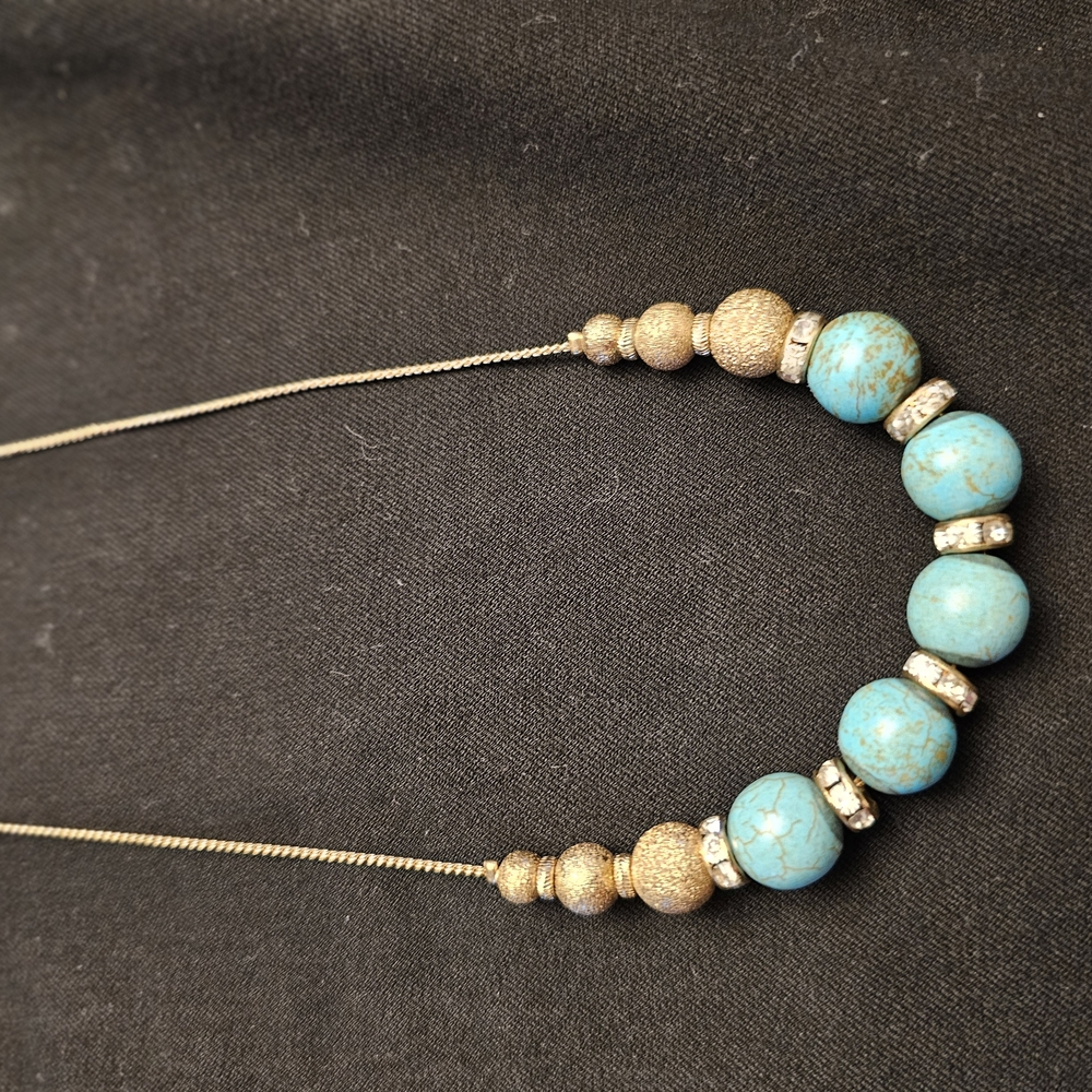 Elegant Turquoise Beaded Necklace